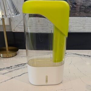 Pampered Chef Herb Keeper